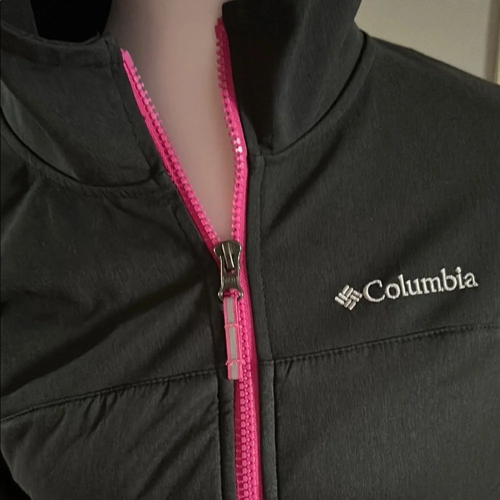Columbia Black Hooded Jacket with Pink Zipper